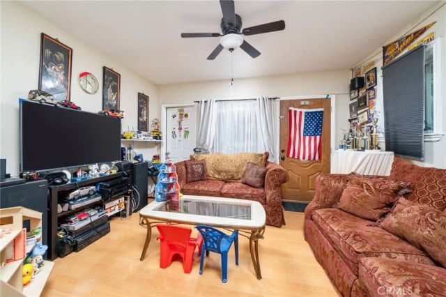 527 E Maple, Monrovia, CA 91016