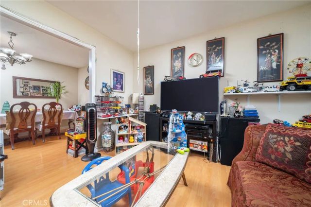 527 E Maple, Monrovia, CA 91016