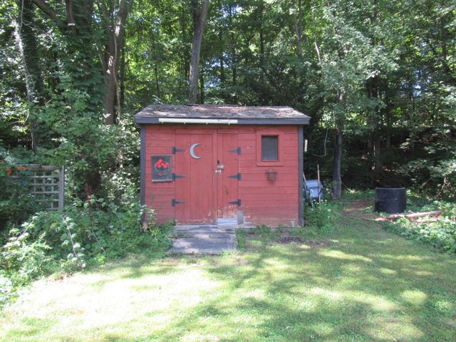 48 Wilsons Woods Road, Brattleboro, VT 05301