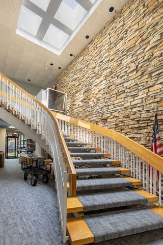 9731 N FOX GLEN Drive 4C, Niles, IL 60714