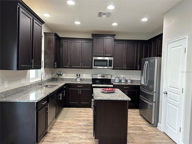 3313 W WALNUT STREET, Tampa, FL 33607