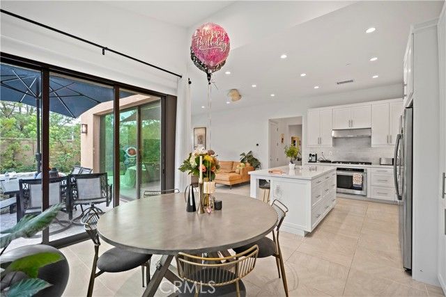 112 San Benito, Irvine, CA 92618