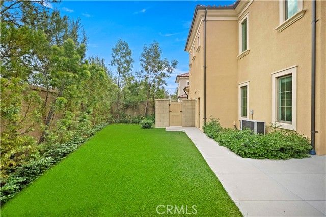 112 San Benito, Irvine, CA 92618