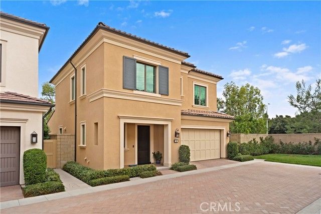 112 San Benito, Irvine, CA 92618