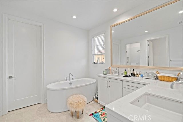 112 San Benito, Irvine, CA 92618