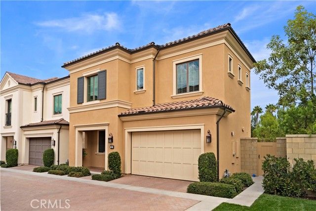 112 San Benito, Irvine, CA 92618