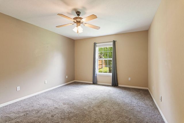 3296 N Eakins Avenue, Springfield, MO 65803