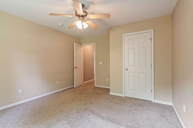 3296 N Eakins Avenue, Springfield, MO 65803