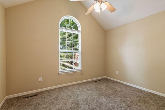 3296 N Eakins Avenue, Springfield, MO 65803