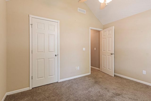 3296 N Eakins Avenue, Springfield, MO 65803