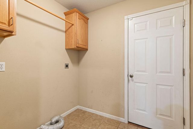 3296 N Eakins Avenue, Springfield, MO 65803
