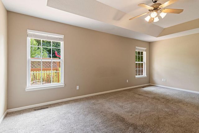 3296 N Eakins Avenue, Springfield, MO 65803