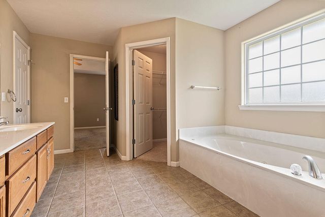 3296 N Eakins Avenue, Springfield, MO 65803
