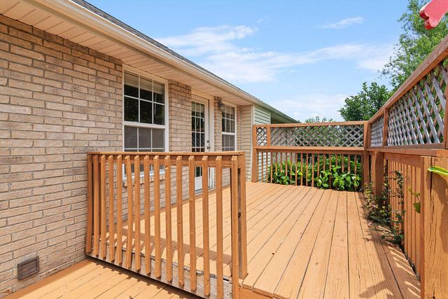 3296 N Eakins Avenue, Springfield, MO 65803