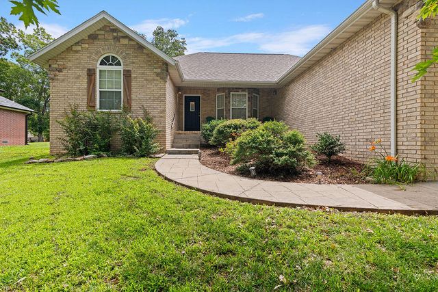 3296 N Eakins Avenue, Springfield, MO 65803