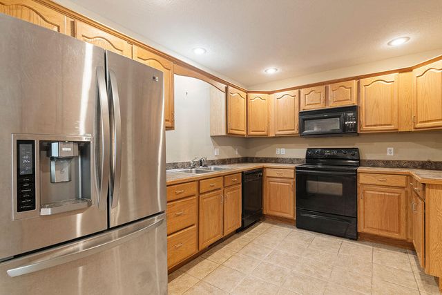 3296 N Eakins Avenue, Springfield, MO 65803
