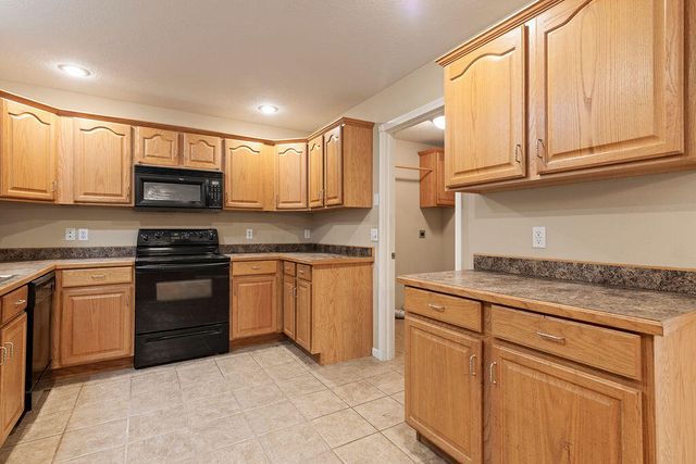 3296 N Eakins Avenue, Springfield, MO 65803