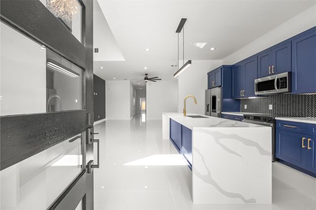 7710 Sharondale Drive A and B, Houston, TX 77033