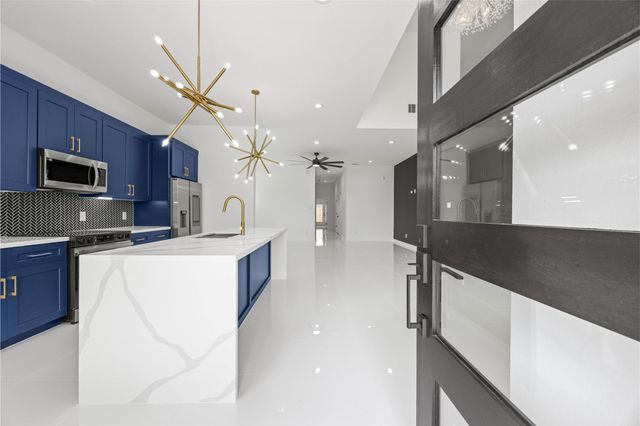 7710 Sharondale Drive A and B, Houston, TX 77033