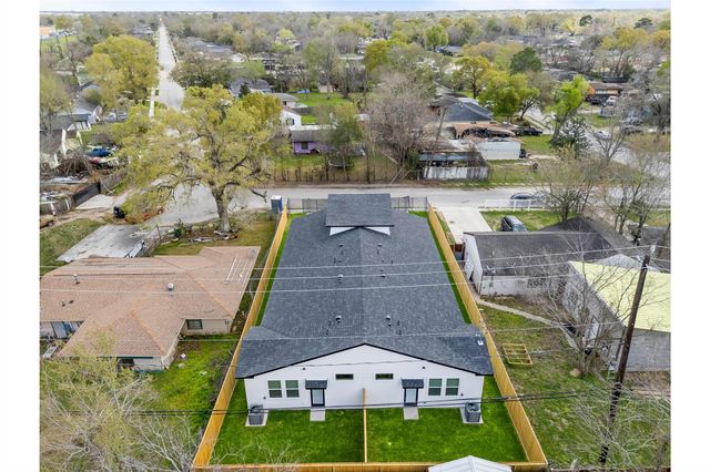 7710 Sharondale Drive A and B, Houston, TX 77033