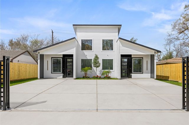 7710 Sharondale Drive A and B, Houston, TX 77033