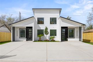 7710 Sharondale Drive A and B, Houston, TX 77033