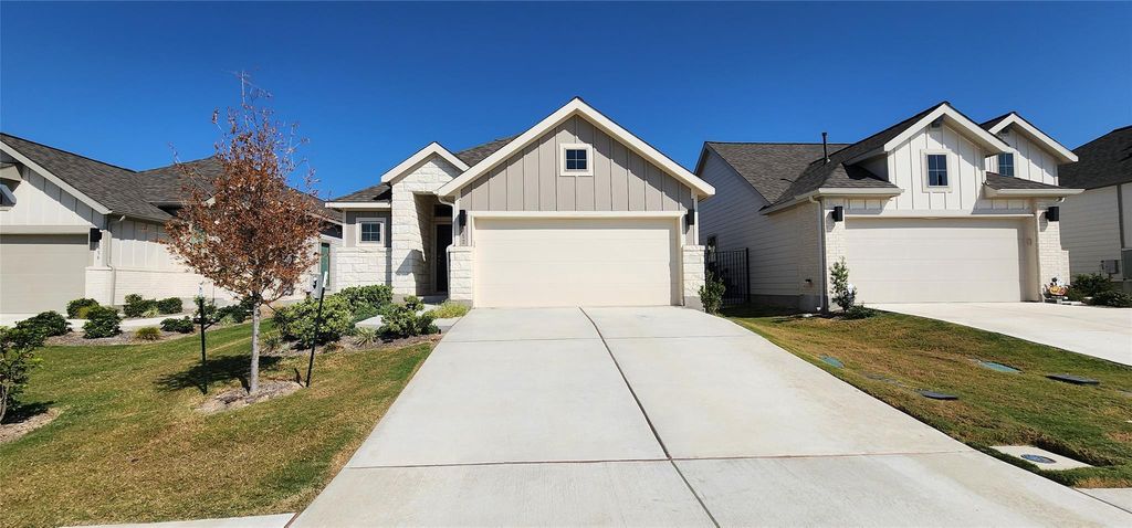 652 Los Olives LN, Liberty Hill, TX 78641