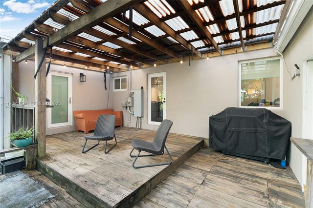 125 NW 88th St, El Portal, FL 33150