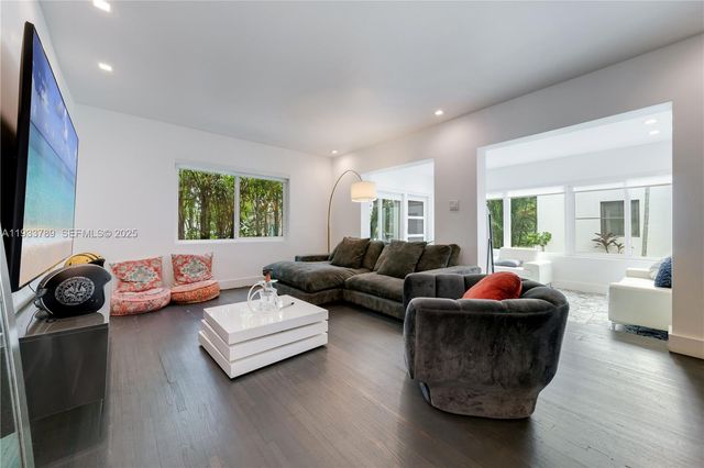 125 NW 88th St, El Portal, FL 33150