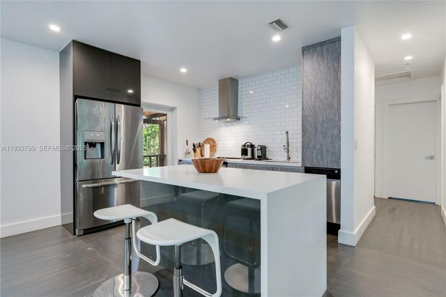 125 NW 88th St, El Portal, FL 33150