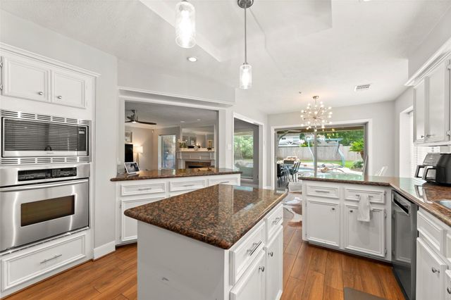 23 Dartmoor Street, Sugar Land, TX 77479