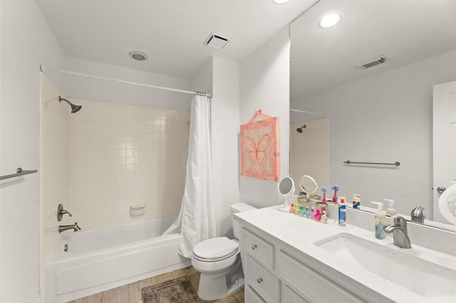 23 Dartmoor Street, Sugar Land, TX 77479