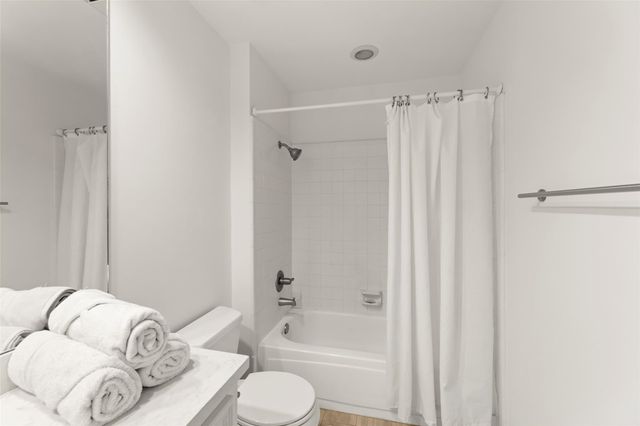 23 Dartmoor Street, Sugar Land, TX 77479