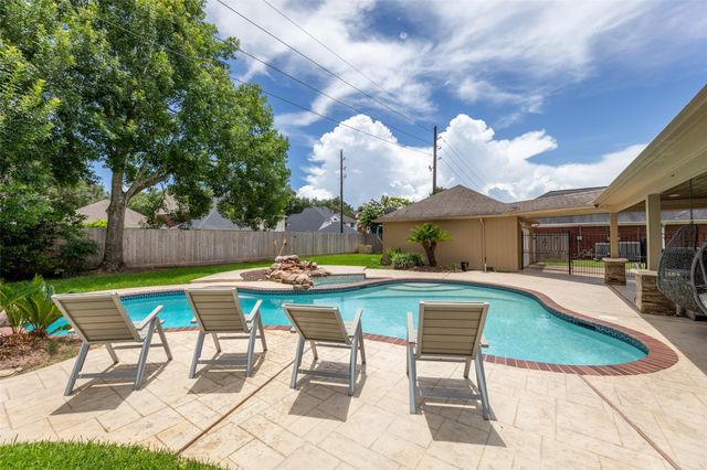 23 Dartmoor Street, Sugar Land, TX 77479