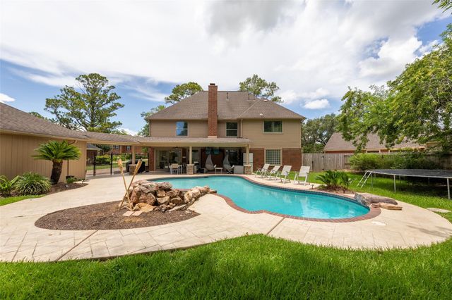 23 Dartmoor Street, Sugar Land, TX 77479