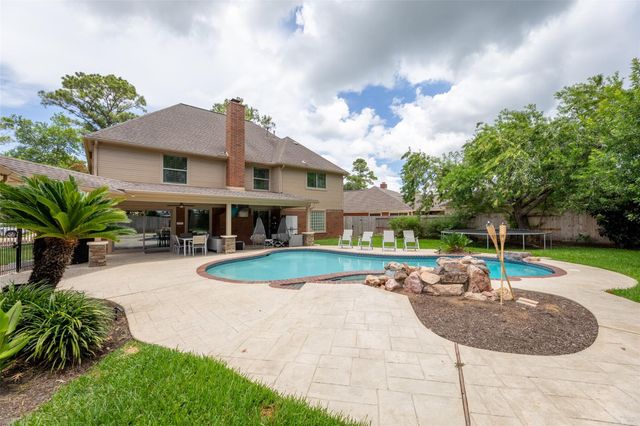 23 Dartmoor Street, Sugar Land, TX 77479