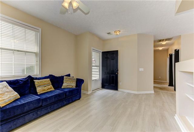 105 Windcroft Circle NW, Acworth, GA 30101