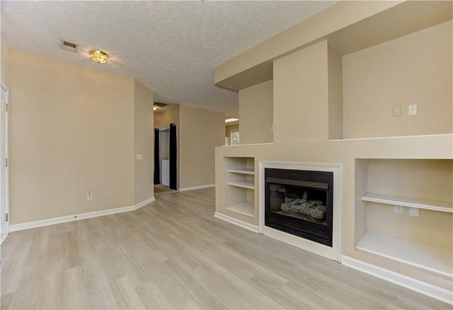105 Windcroft Circle NW, Acworth, GA 30101
