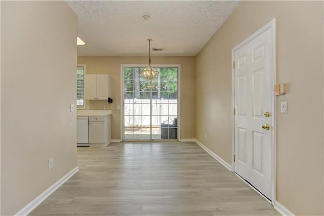 105 Windcroft Circle NW, Acworth, GA 30101
