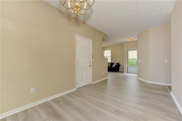 105 Windcroft Circle NW, Acworth, GA 30101