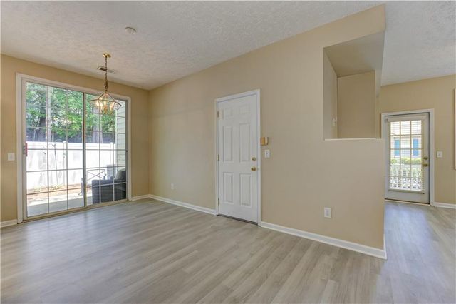 105 Windcroft Circle NW, Acworth, GA 30101
