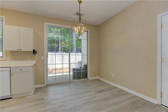 105 Windcroft Circle NW, Acworth, GA 30101
