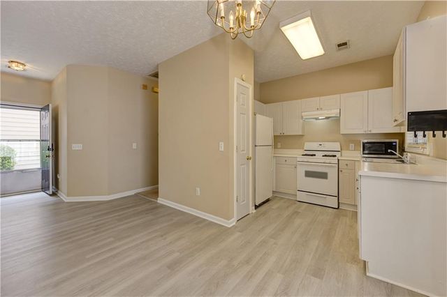 105 Windcroft Circle NW, Acworth, GA 30101