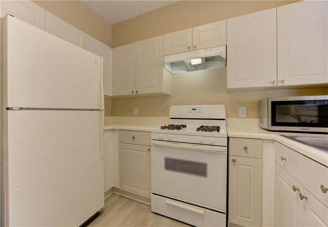 105 Windcroft Circle NW, Acworth, GA 30101