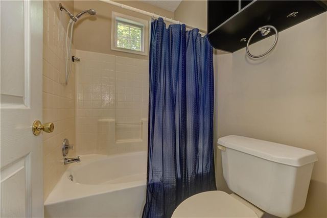 105 Windcroft Circle NW, Acworth, GA 30101