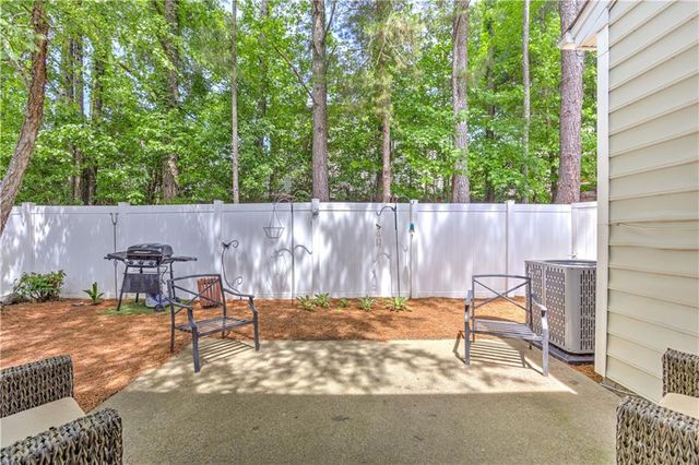105 Windcroft Circle NW, Acworth, GA 30101