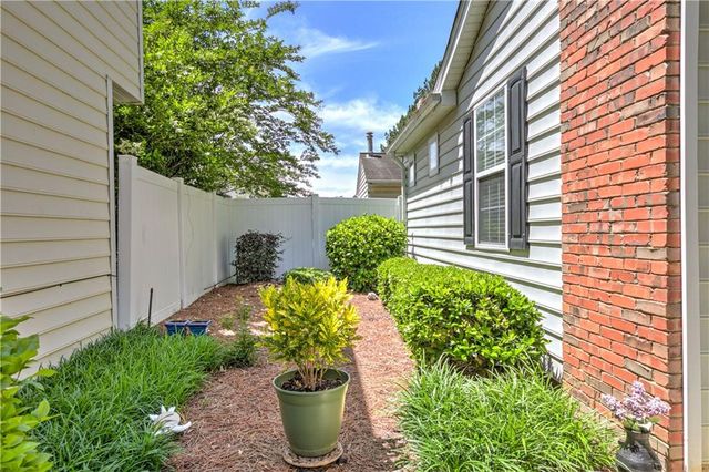 105 Windcroft Circle NW, Acworth, GA 30101