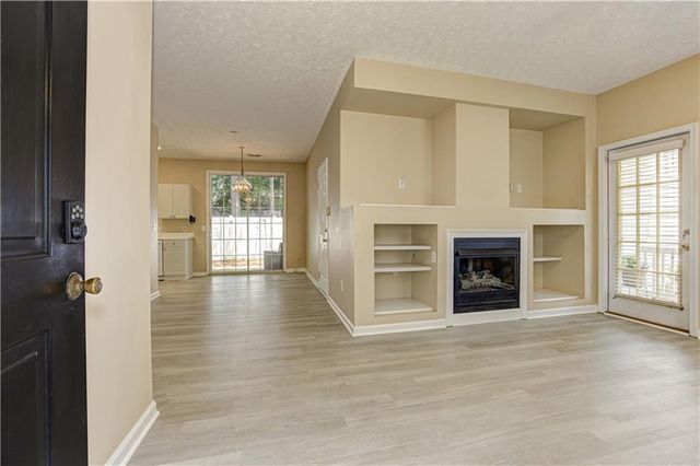 105 Windcroft Circle NW, Acworth, GA 30101