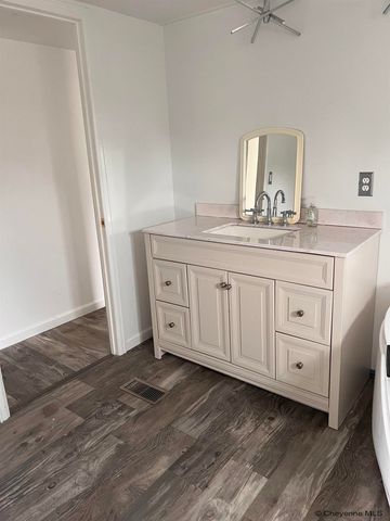 408 WILLIAMS ST, Cheyenne, WY 82007