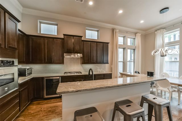 5715 Arabelle Lake Street, Houston, TX 77007